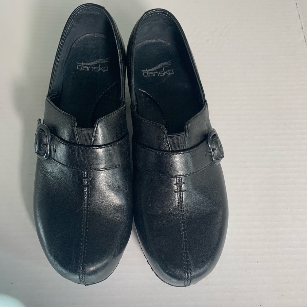 Dansko Women’s Classic Black Leather Clogs Size 37
